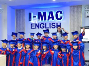 Chúc Mừng Lễ Tốt Nghiệp Lớp Starters: Dấu Ấn Tự Tin Của Các "Tân Cử Nhân" Nhí I-MAC