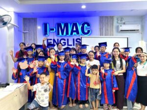 BUỔI THUYẾT TRÌNH TIẾNG ANH LỚP MOVERS: NƠI 15 "DIỄN GIẢ NHÍ" TỎA SÁNG TẠI I-MAC ENGLISH